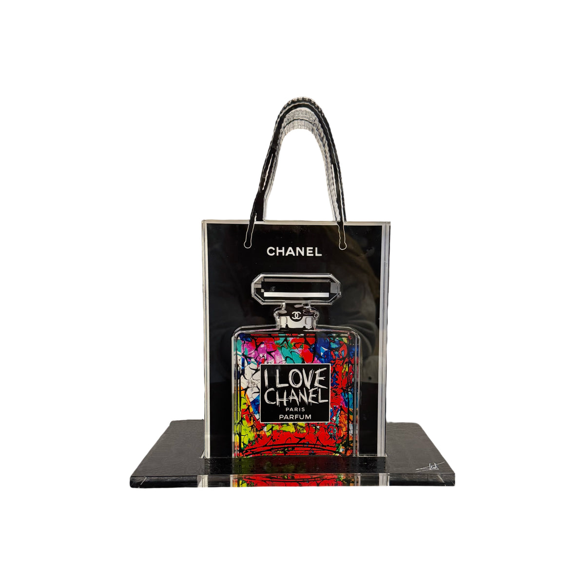 Fred Meurice Bottle in a bag Chanel beeld