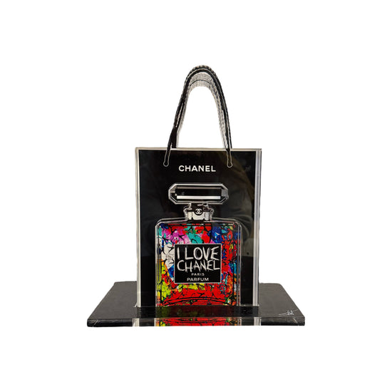 Fred Meurice Bottle in a bag Chanel beeld
