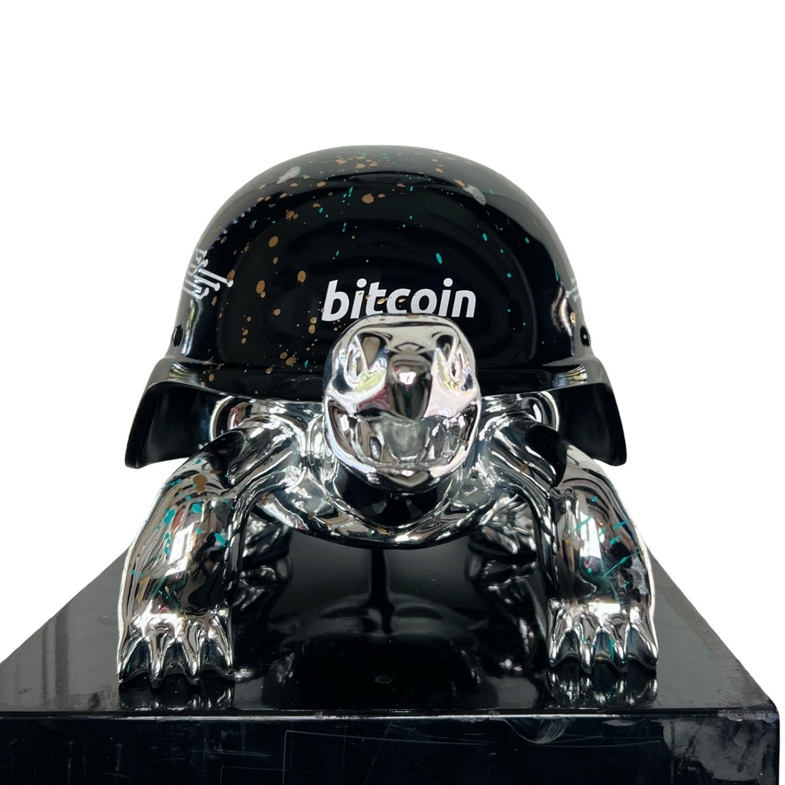 Van Apple Art Peace Turtle Bitcoin zilver met zwart resin voorkant